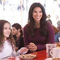 Maxi Papa : photo Andy Fickman, Madison Pettis, Roselyn Sanchez