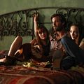 Photo Emma Dumont, Gethin Anthony, Tara Lynne Barr