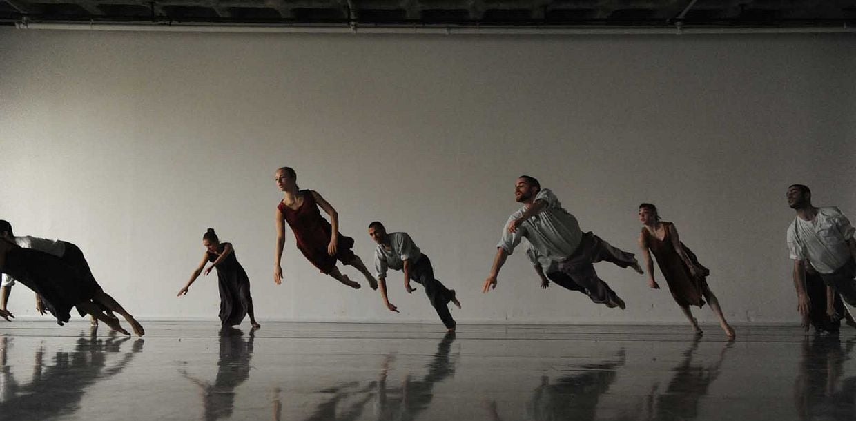Mr Gaga Sur Les Pas D Ohad Naharin Mr Gaga, sur les pas d’Ohad Naharin (2016) au Cinéma Lyon - Comoedia