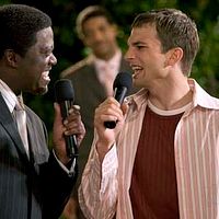 Black/white : photo Ashton Kutcher, Bernie Mac, Kevin Rodney Sullivan