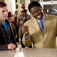 Black/white : photo Ashton Kutcher, Bernie Mac, Kevin Rodney Sullivan