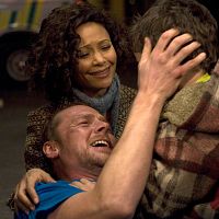 Cours toujours Dennis : photo David Schwimmer, Simon Pegg, Thandie Newton