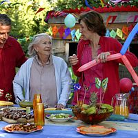 Famille d'accueil : photo Christian Charmetant, Ginette Garcin, Virginie Lemoine