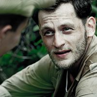 Soldat blanc (TV) : Photo Abraham Belaga