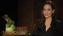 "Invincible" : Angelina Jolie raconte l'incroyable destin de Louis Zamperini