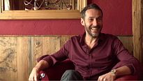 Bis : l'humour de Dominique Farrugia vu par Julien Boisselier