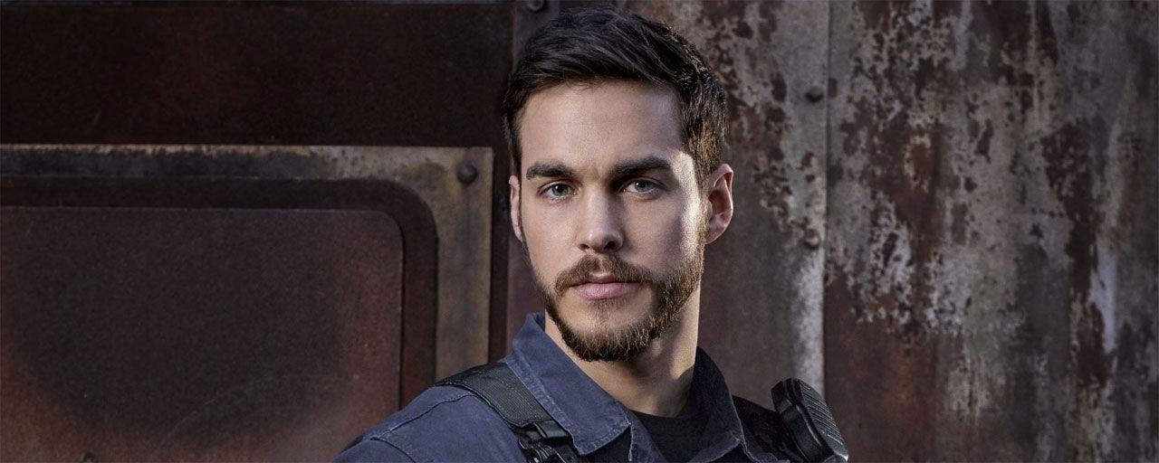 De Vampire Diaries à Supergirl et Alerte Contagion : retour sur le parcours de Chris Wood