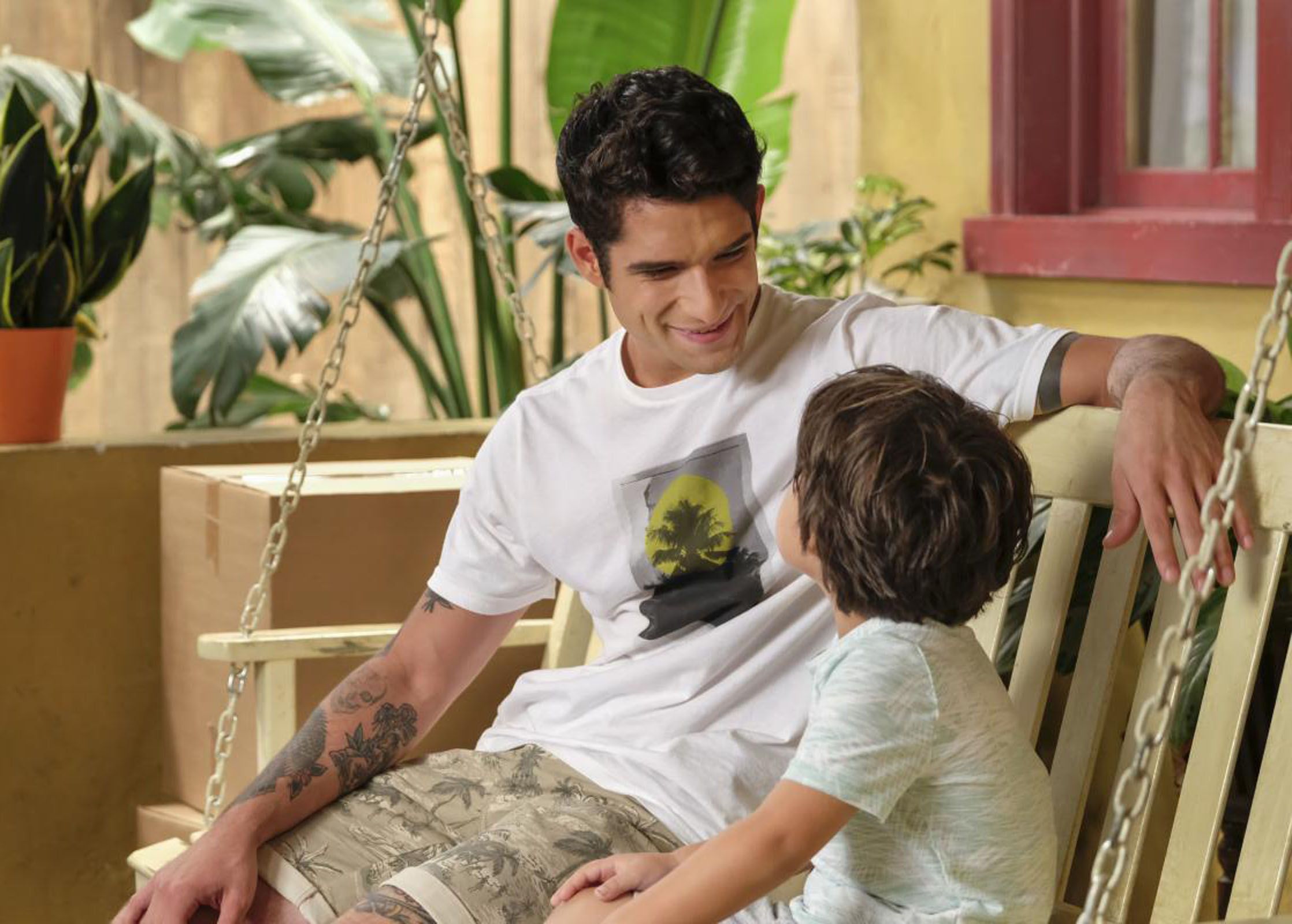 Films Et Séries Tv Avec Tyler Posey Jane The Virgin : Photo Elias Janssen, Tyler Posey - 121 sur 360 - AlloCiné