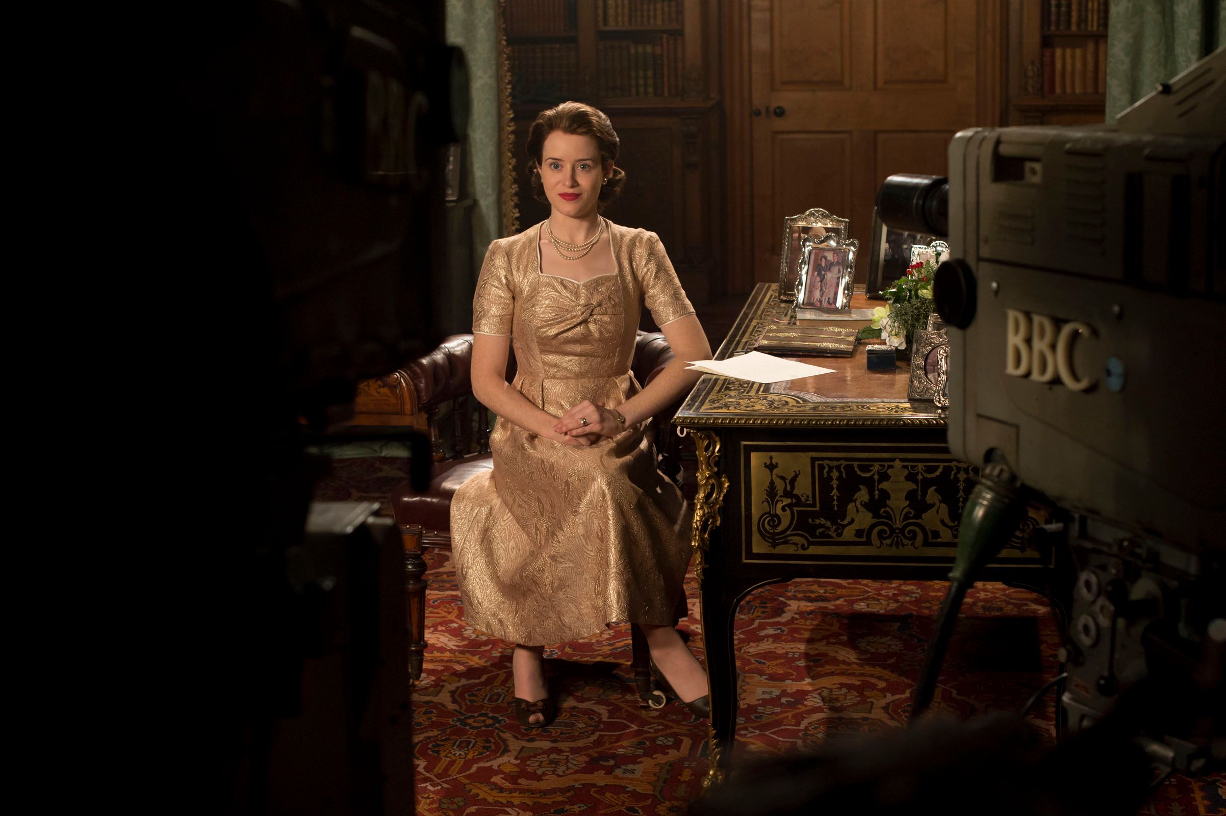 The Crown Saison 2 Poster The Crown - Saison 2 - Affiche 28 sur 37 - AlloCiné