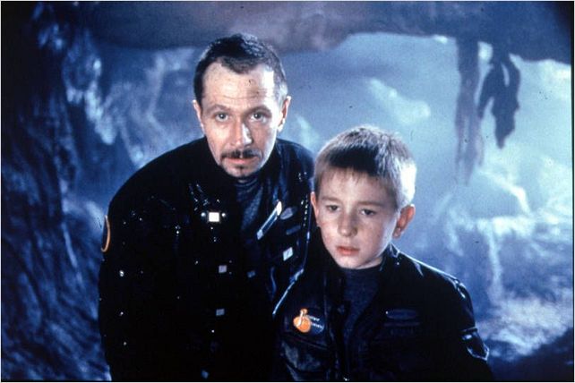 Perdus dans l'espace : Photo Gary Oldman, Stephen Hopkins