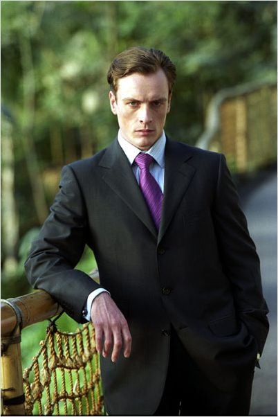 Meurs un autre jour : photo Toby Stephens
