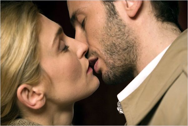 Un baiser s'il vous plaît : photo Emmanuel Mouret, Julie Gayet, Michaël Cohen