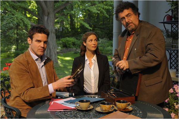 Warehouse 13 : Photo Eddie McClintock, Joanne Kelly, Saul Rubinek