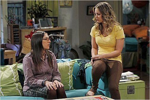 The Big Bang Theory : photo Kaley Cuoco, Mayim Bialik
