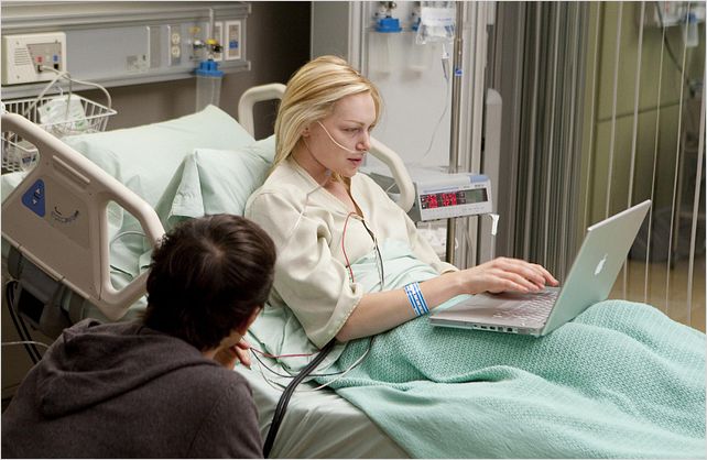 Dr House : Photo Laura Prepon
