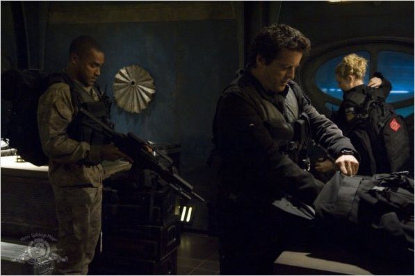 Stargate Universe : photo Alaina Huffman, Jamil Walker Smith, Justin Louis