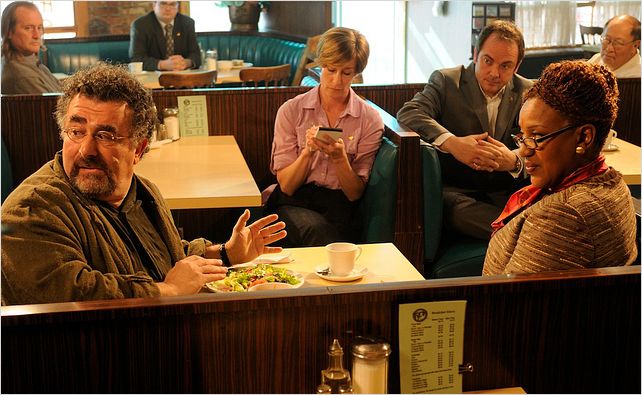 Warehouse 13 : photo CCH Pounder, Mark Sheppard, Saul Rubinek