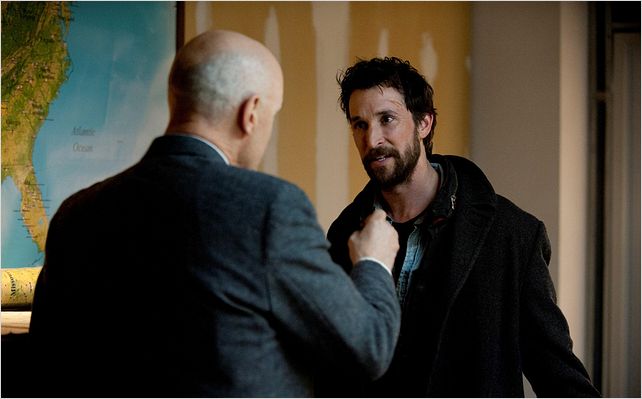 Falling Skies : photo Noah Wyle, Terry O'Quinn