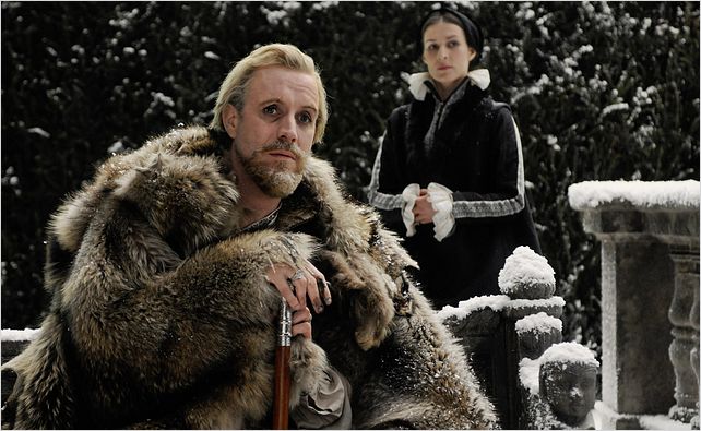 Anonymous : photo Rhys Ifans, Roland Emmerich