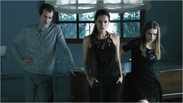Serie Ange Et Demon Ange ou démon : Photo de Carla Nieto et Jorge Suquet 46 sur 137 - AlloCine