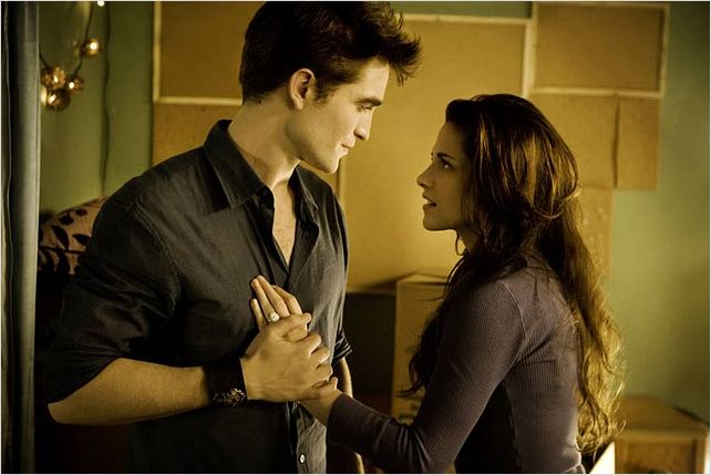 Twilight - Chapitre 4 : Révélation 1ère partie : photo Bill Condon, Kristen Stewart, Robert Pattinson