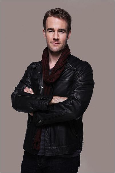 Don't Trust The B---- in Apartment 23 : photo James Van Der Beek