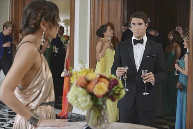 Revenge : photo Ashley Madekwe, Joshua Bowman