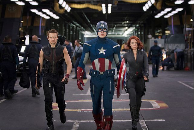 Avengers : photo Chris Evans, Jeremy Renner, Scarlett Johansson
