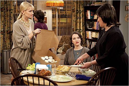 2 Broke Girls : photo Beth Behrs, Kat Dennings, Mary Testa