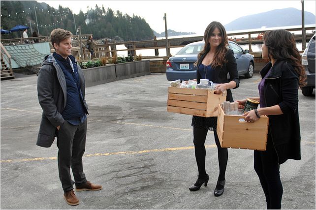 The Secret Circle : photo Jessica Parker Kennedy, Shelley Hennig, Tim Phillipps
