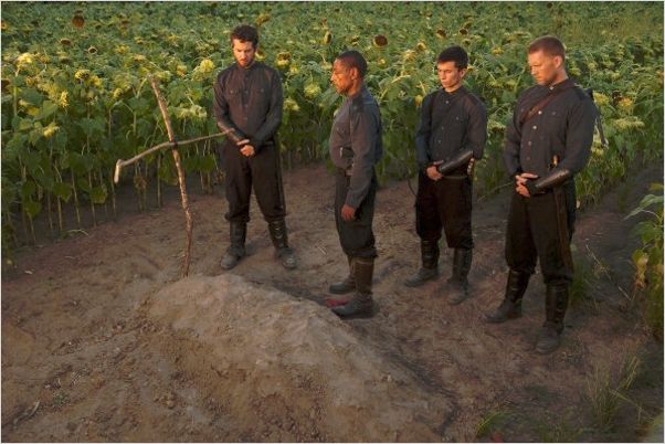Revolution (2012) : photo Giancarlo Esposito