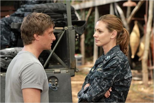 Last Resort : photo Daisy Betts, Daniel Lissing