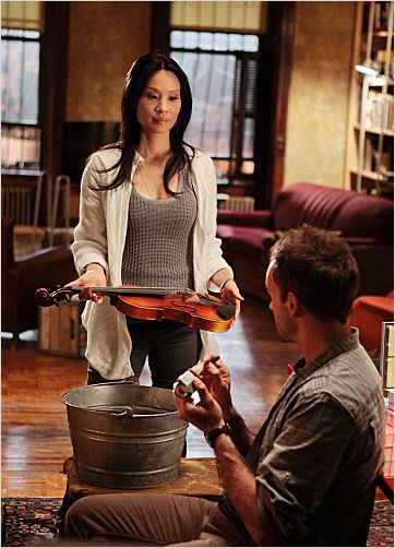 Elementary : photo Jonny Lee Miller, Lucy Liu