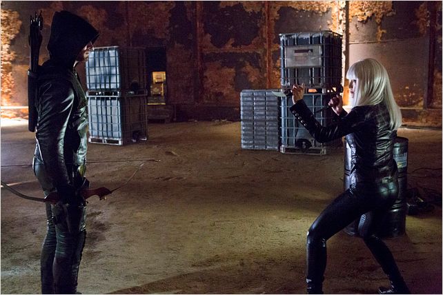 Arrow : photo Kelly Hu, Stephen Amell