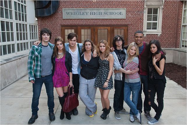 LOL USA : Photo Adam G. Sevani, Ashley Greene, Ashley Hinshaw, George Finn, Lina Esco
