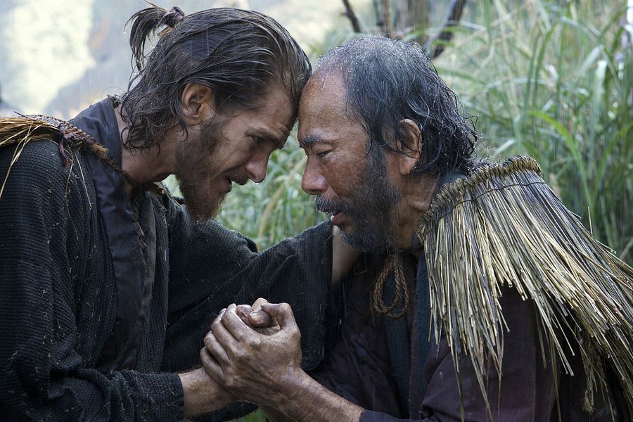 Andrew Garfield et Shinya Tsukamoto dans Silence