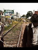 poster de Not close enough