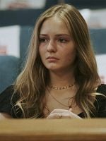 poster de Take Care Of Maya : Quand l'hôpital fait mal