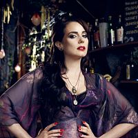 Photo Mia Kirshner