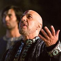 Photo Erick Avari