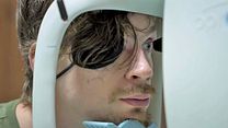 image de Les yeux ne font pas le regard Bande-annonce VO STFR