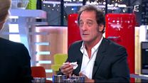 image de Vincent Lindon très saignant sur le plateau de "C à Vous"