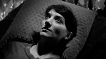image de A Girl Walks Home Alone At Night Bande-annonce VO