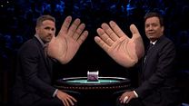image de Ryan Reynolds et Jimmy Fallon se collent des baffes