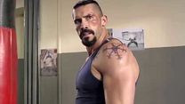 image de la vidéo Un seul deviendra invincible - Boyka Bande-annonce VO