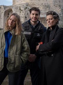 Affiche de Meurtres à Nîmes, film à voir en streaming sur Pygargue