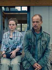 Affiche de Meurtres en eaux troubles : Le vaisseau fantôme, film à voir en streaming sur Pygargue