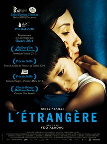 Affiche de L'Etrangère, film à voir en streaming sur Pygargue