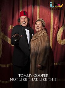 Affiche de La double vie de Tommy Cooper, film à voir en streaming sur Pygargue