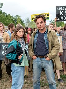 Affiche de Die unheimliche Leichtigkeit der Revolution, film à voir en streaming sur Pygargue
